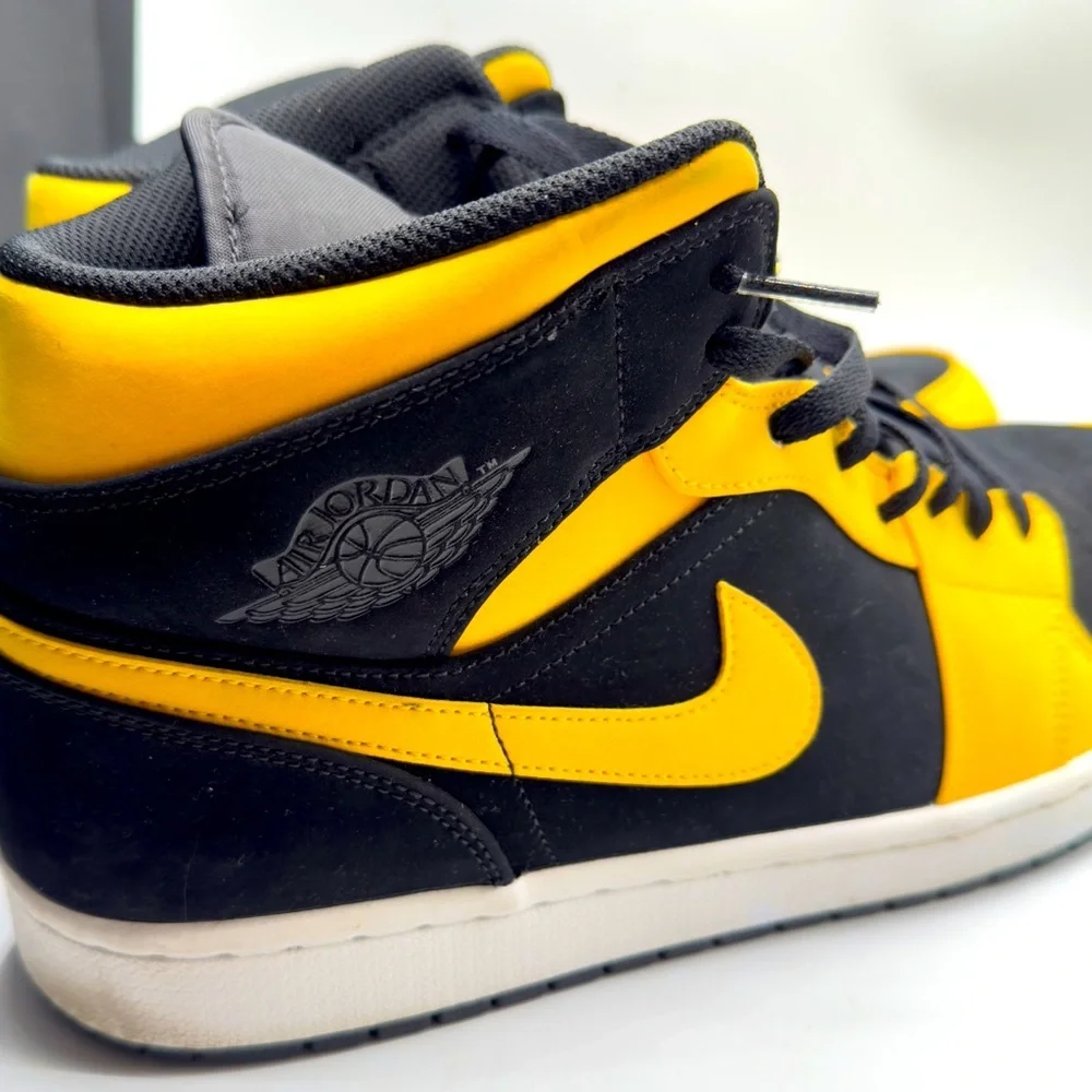 Nike Air Jordan 1 Mid Reverse New Love Yellow Black 554724-071 Size 13